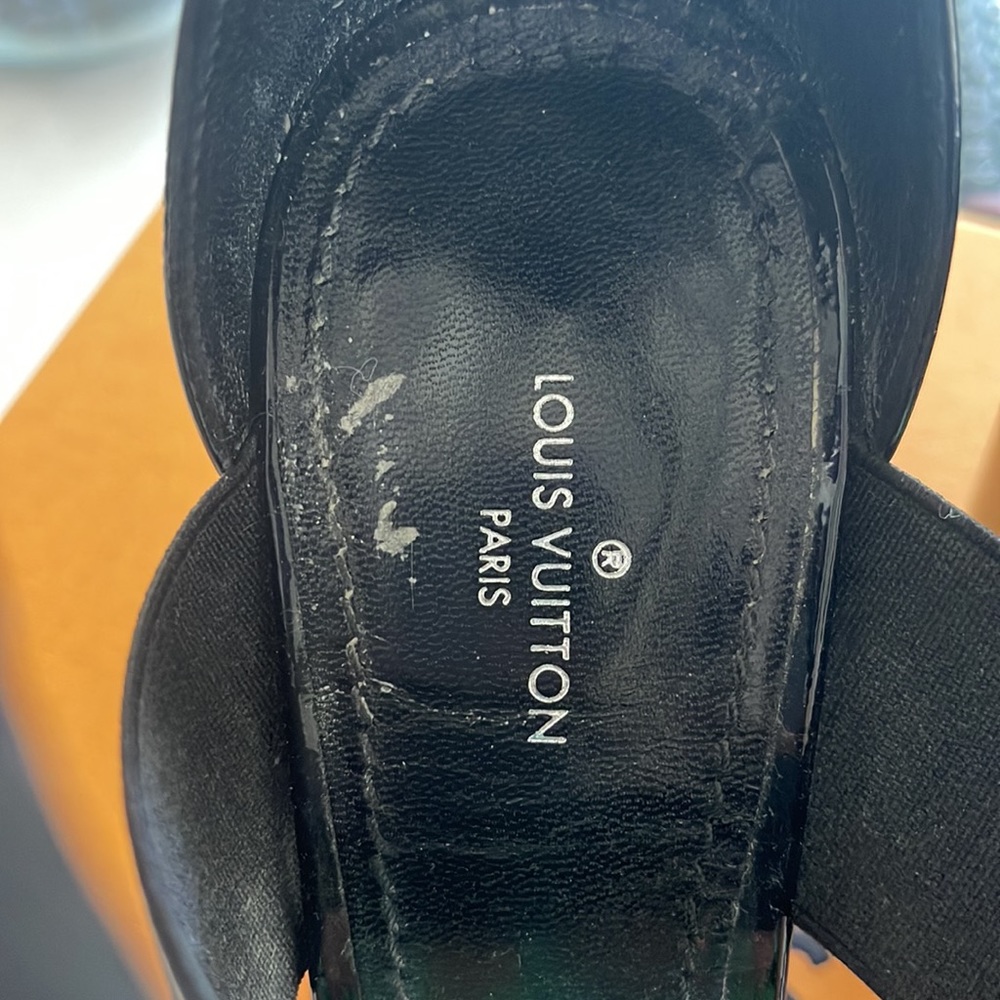 ❤️❤️SOLD❤️❤️Louis Vuitton Heels - Picture 4 of 9